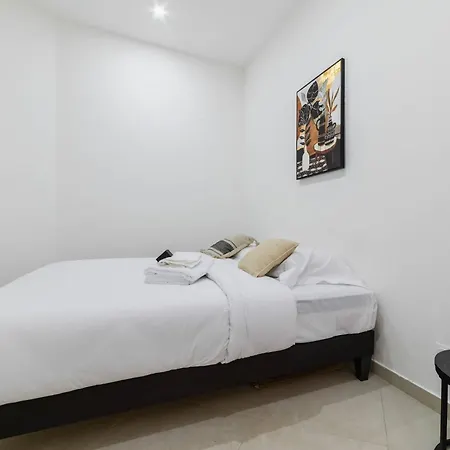Metro Jaures Equipe - 19 Apartment *